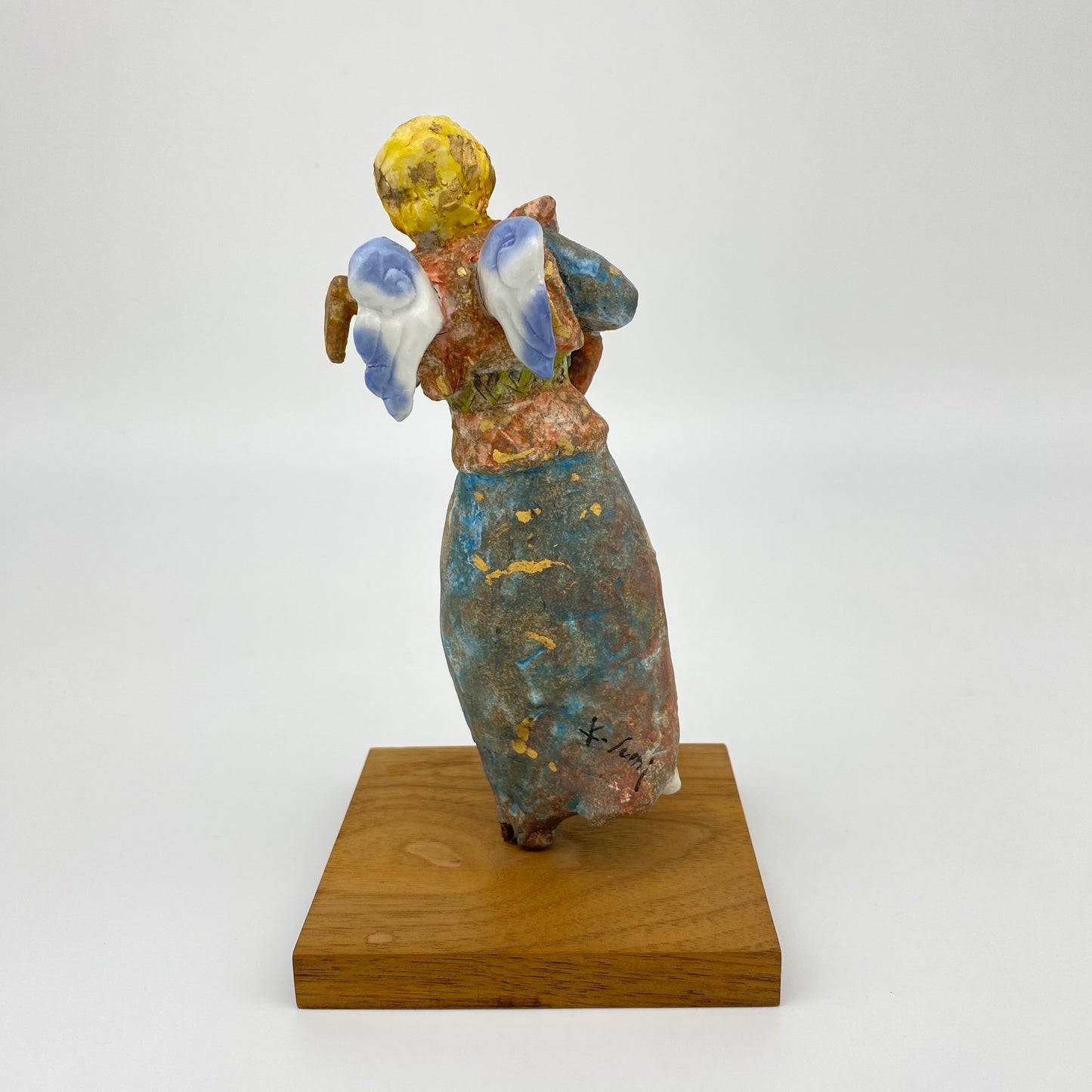 Angel playing the lute